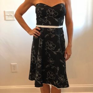 White House Black Market Ladies Strapless Dress